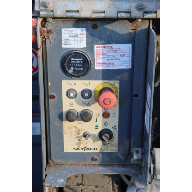 2014 SkyJack SJ6826RT-45583710