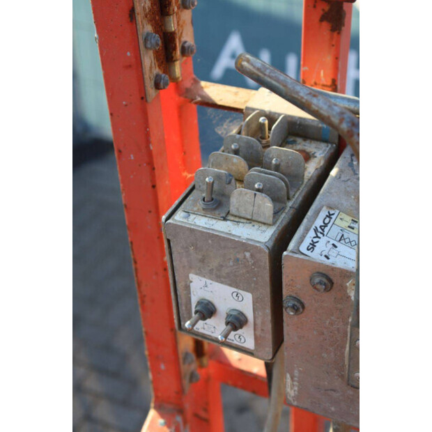 2014 SkyJack SJ6826RT-45583717