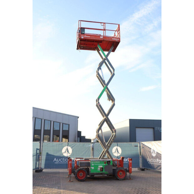 2014 SkyJack SJ6826RT-45583719