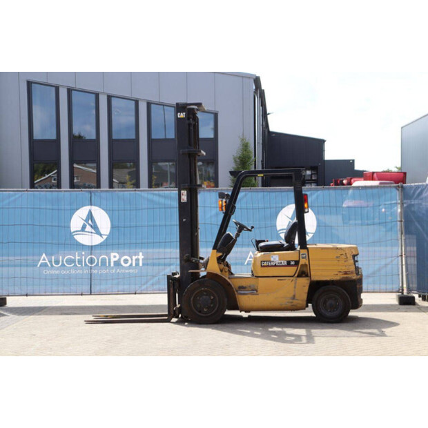 1997 Caterpillar DP30-45583932