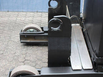 2017-toyota-rre180-1425214-45584025