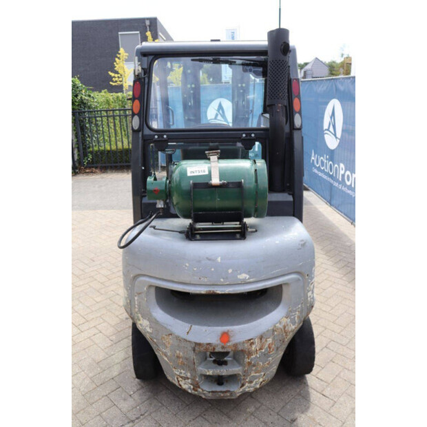 2005 نيسان UD02A25PQ-45584097