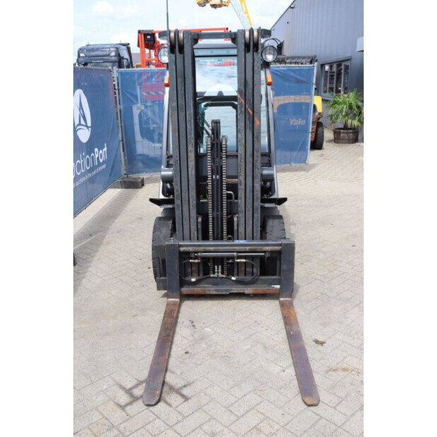 2005 نيسان UD02A25PQ-45584100