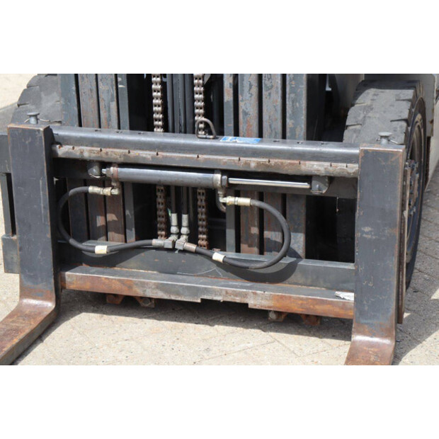 2005 نيسان UD02A25PQ-45584103