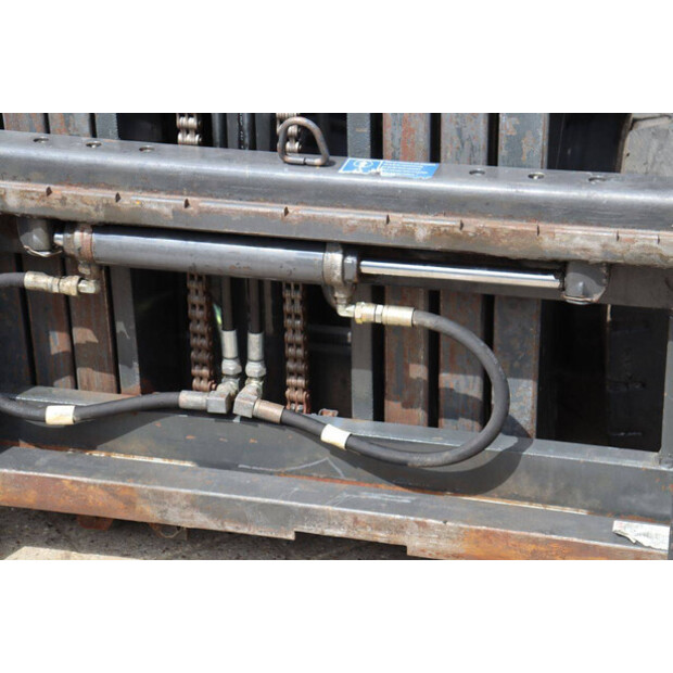 2005 نيسان UD02A25PQ-45584104