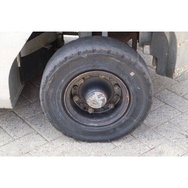 2005 نيسان UD02A25PQ-45584107