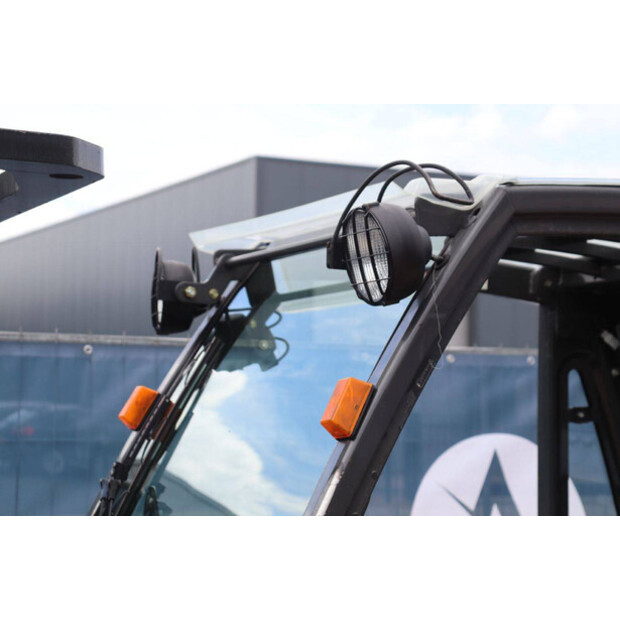 2005 نيسان UD02A25PQ-45584123