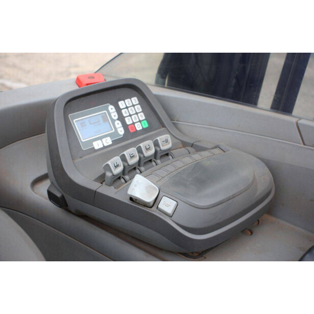 2010 بي تي RRE140-45584171