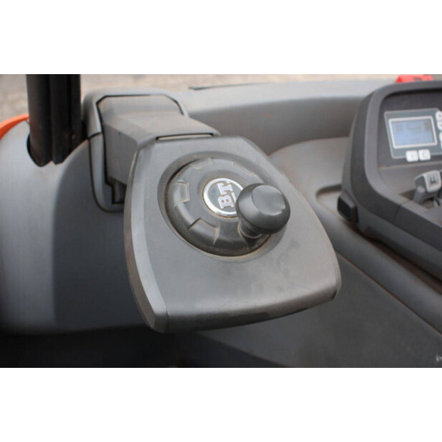 2010 بي تي RRE140-45584172