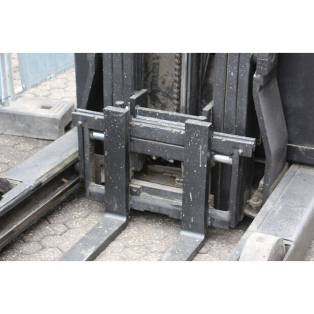 2007 يال MR16-45584217