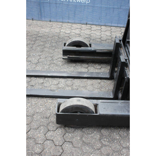 2007 يال MR16-45584219