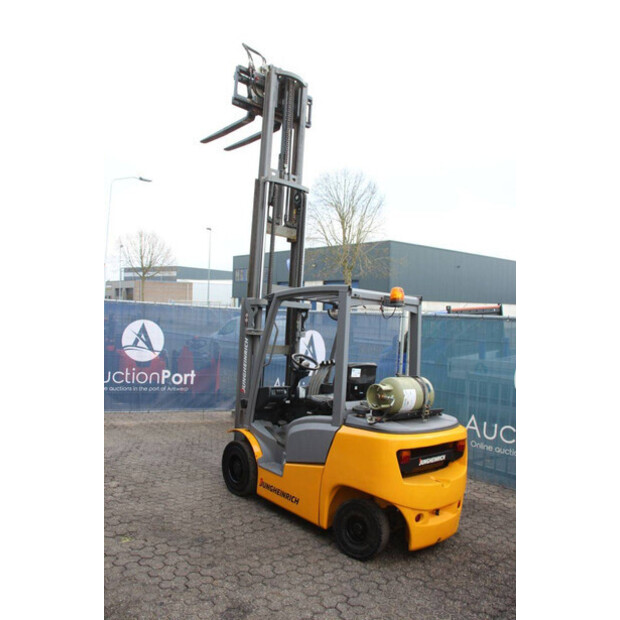 Jungheinrich TFG 425-45584320