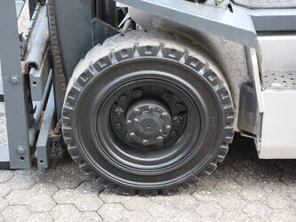 nissan-25-1425226-45584362