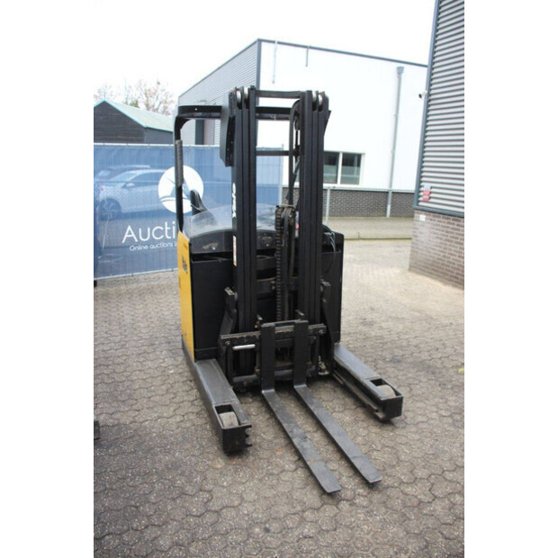 2008 Yale MR14-45584383