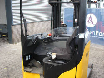 2009-yale-mr16-1425228-45584403