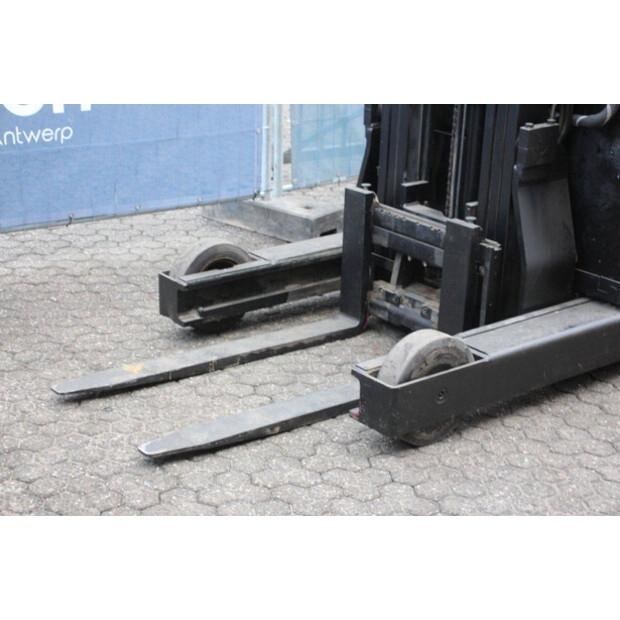 2009 Yale MR16-45584407