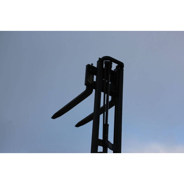 2009 Yale MR16-45584420