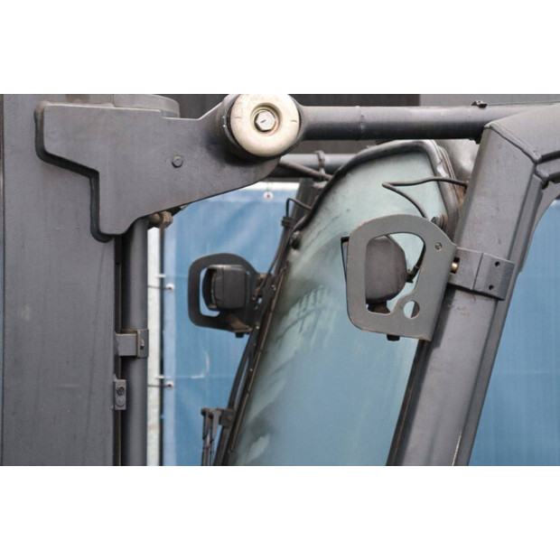 2015 ليندي E16P-02-45584476