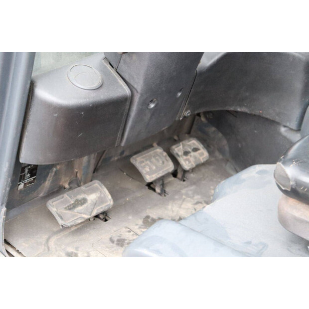 2015 ليندي E16P-02-45584491