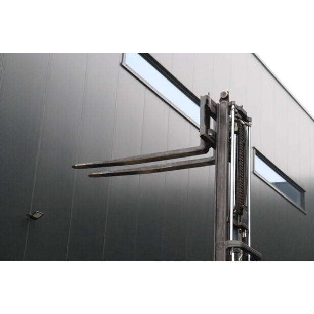 2015 ليندي E16P-02-45584504