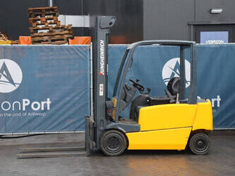 صورة ل رافعات شوكية 2004 جنجهينريتش EFG 320