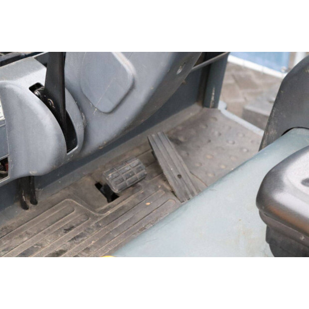 2004 جنجهينريتش EFG 320-45584529