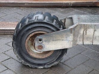 2009-moffet-re4-35-1350-1000-45584587