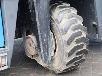 2009-moffet-re4-35-1350-1000-45584588