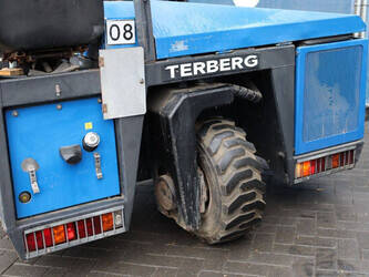 2009-moffet-re4-35-1350-1000-45584589