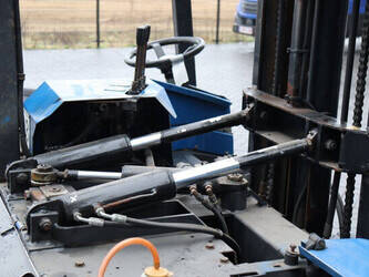 2009-moffet-re4-35-1350-1000-45584596