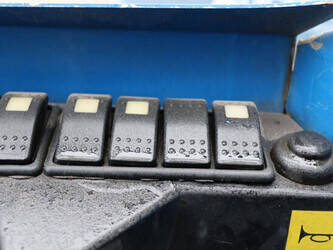 2009-moffet-re4-35-1350-1000-45584607