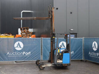 2009-moffet-re4-35-1350-1000-45584609