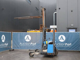 2009-moffet-re4-35-1350-1000-45584611