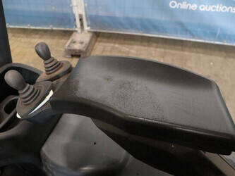 2013-linde-e16-01-1425236-45584706