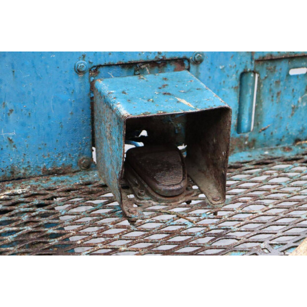 2000 جيني Z4525-45584833