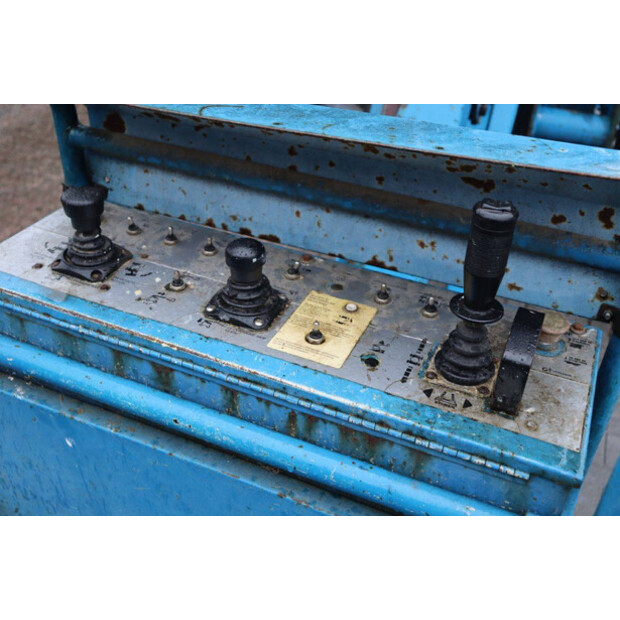 2000 جيني Z4525-45584835