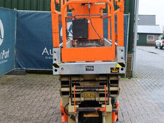 2006-jlg-2030es-1425242-45584862