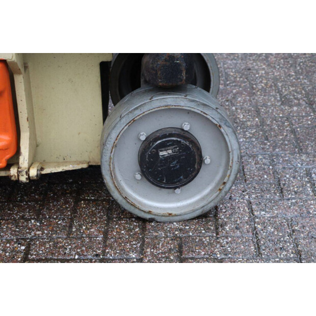 2006 جيه ال جي 2030ES-45584866