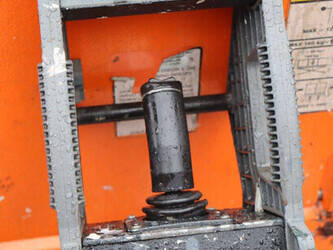 2006-jlg-2030es-1425242-45584872