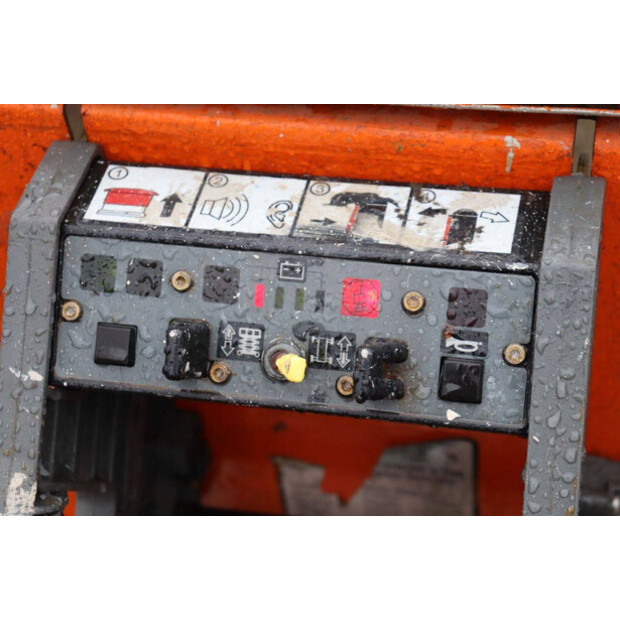 2006 جيه ال جي 2030ES-45584873