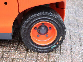 2015-linde-e25-01-1425245-45584961