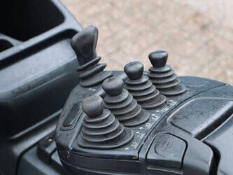 2015-linde-e25-01-1425245-45584974