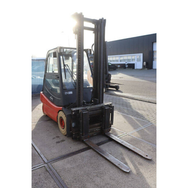 2001 Linde E30-02-45585120