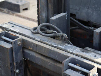 2001-linde-e30-02-1425250-45585125