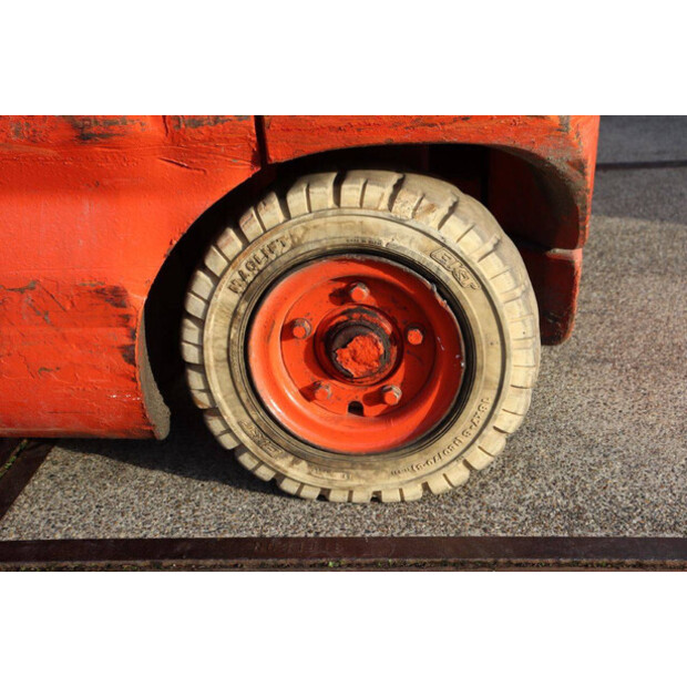 2001 Linde E30-02-45585130