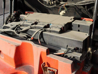 2001-linde-e30-02-1425250-45585136