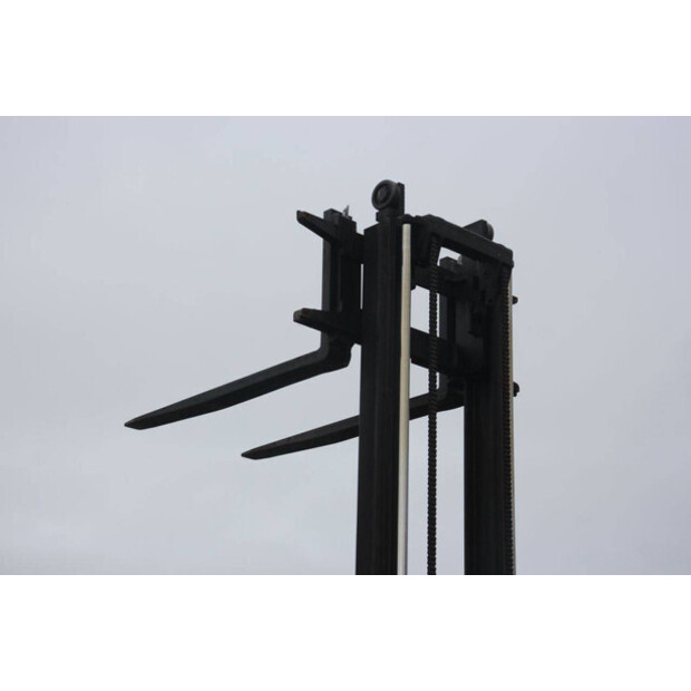 2002 هايستر H2.50XM-45585179