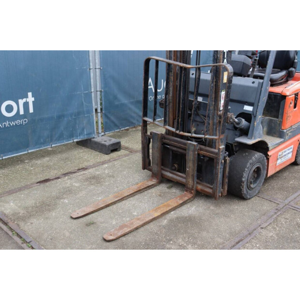 تويوتا FB15-45585617