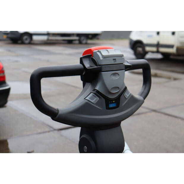 2016 بي تي SPE200D-45585694