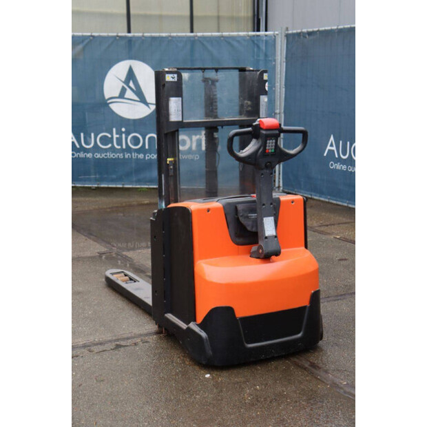 2016 تويوتا SWE200D-45585706